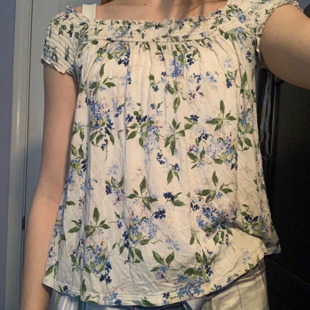 Flower patterned top - Picture 2 of 2